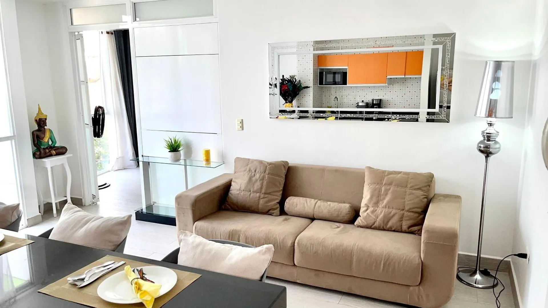 Elegante Apartamento En Granada Cali